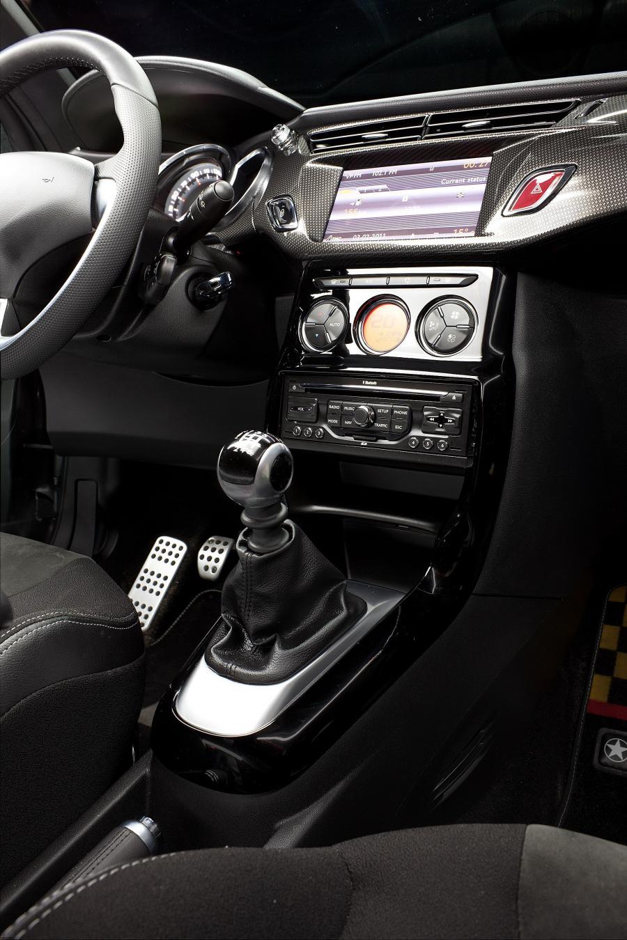  Citroen DS3 2010 года  (фото 17 из 115)